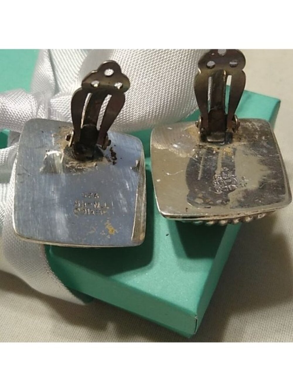 Vintage Signed Sterling Silver Taxco TN-49 Mexican Artisan made Clip-On Earrings - Picture 2 of 3